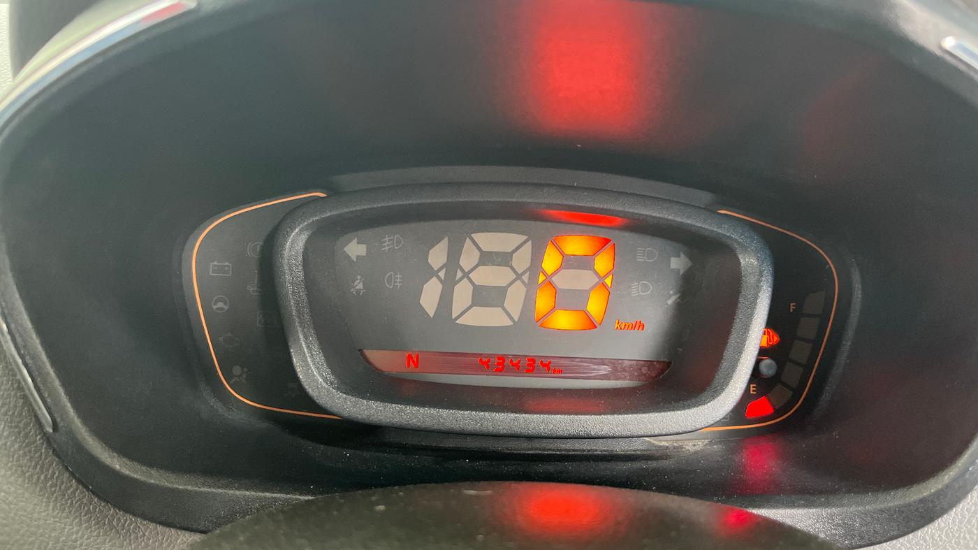 2017 Renault Kwid RXT 1.0 AMT, Petrol, Automatic, 43,434 km, Odometer Image