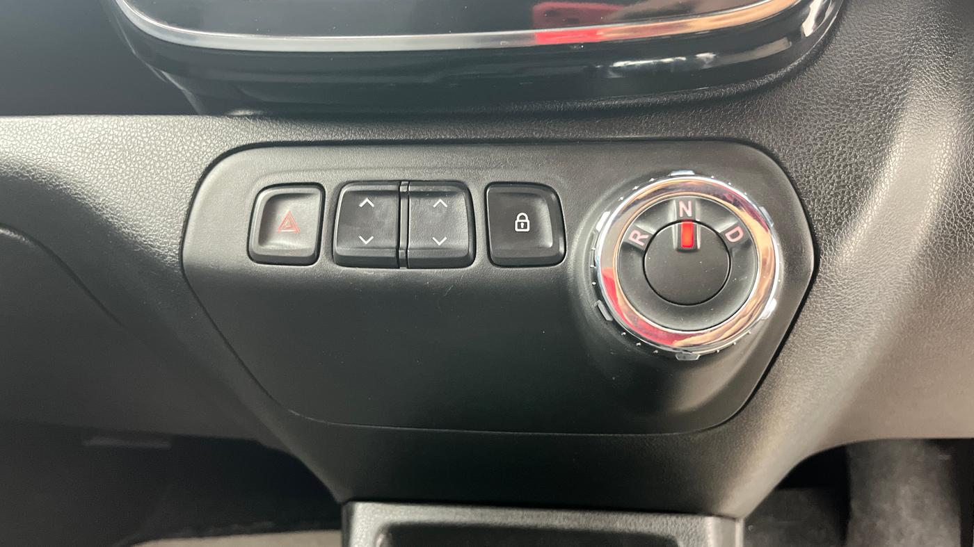 2017 Renault Kwid RXT 1.0 AMT, Petrol, Automatic, 43,434 km, Gear Lever