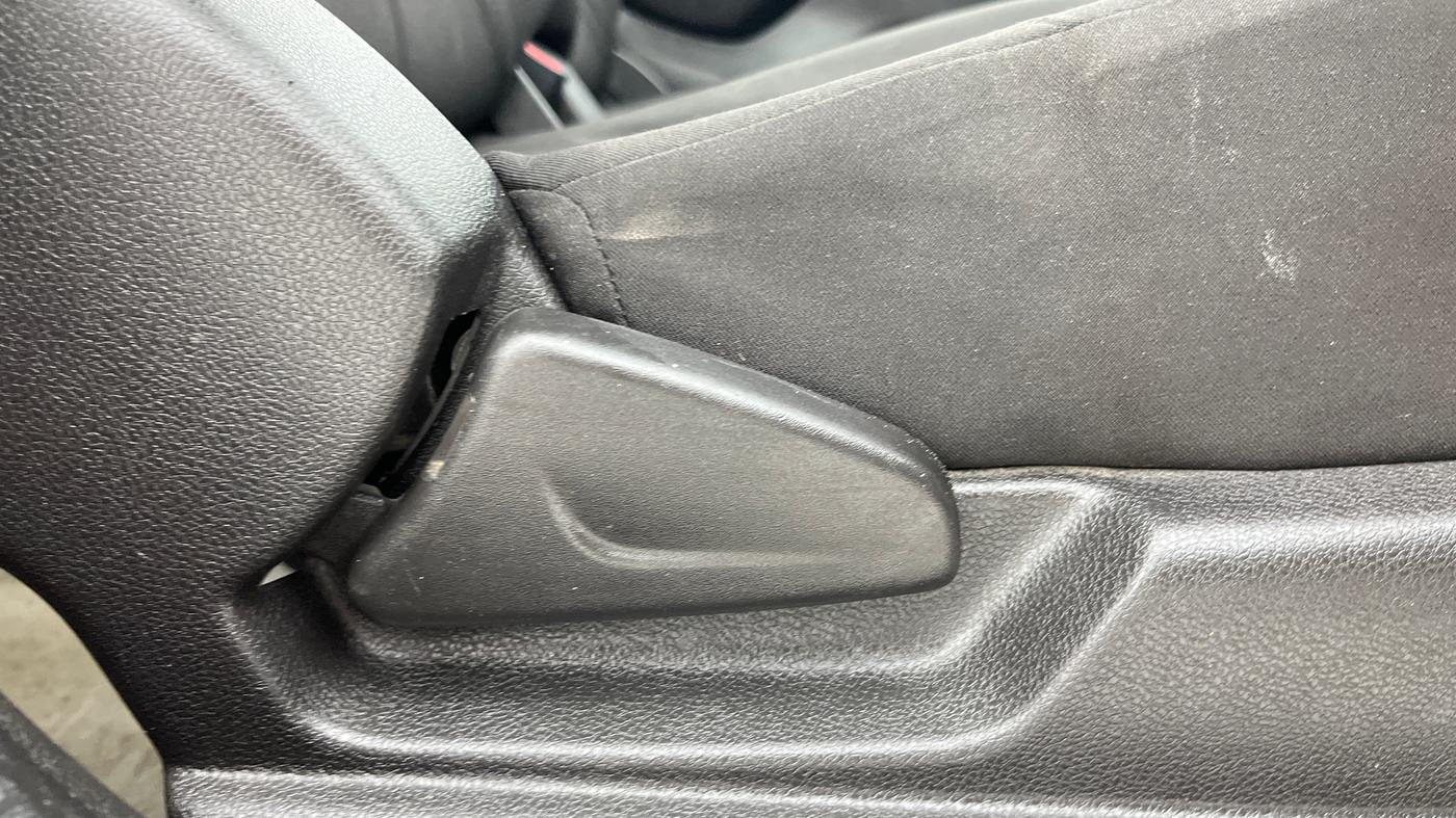 2017 Renault Kwid RXT 1.0 AMT, Petrol, Automatic, 43,434 km, Driver Side Adjustment Panel
