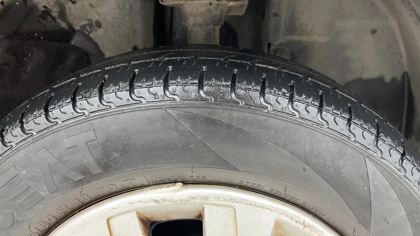 2017 Renault Kwid RXT 1.0 AMT, Petrol, Automatic, 43,434 km, Right Front Tyre Tread