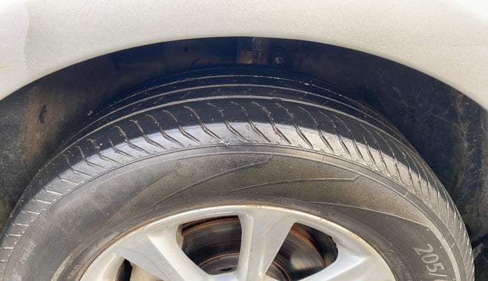 2017 Ford Ecosport TITANIUM 1.5L PETROL, Petrol, Manual, 1,15,745 km, Left Front Tyre Tread