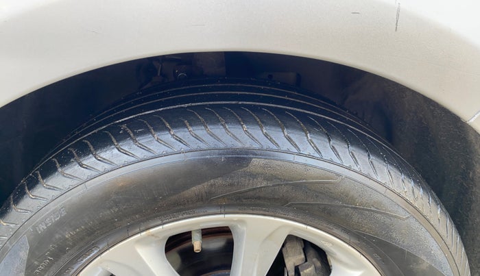 2017 Ford Ecosport TITANIUM 1.5L PETROL, Petrol, Manual, 1,15,745 km, Right Front Tyre Tread