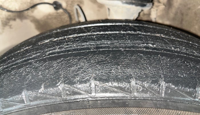 2020 Maruti Alto LXI, Petrol, Manual, 76,857 km, Left Front Tyre Tread