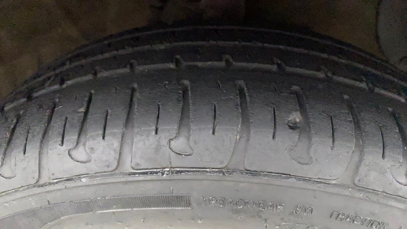 2018 Hyundai Xcent S 1.2, Petrol, Manual, 15,201 km, Right Front Tyre Tread