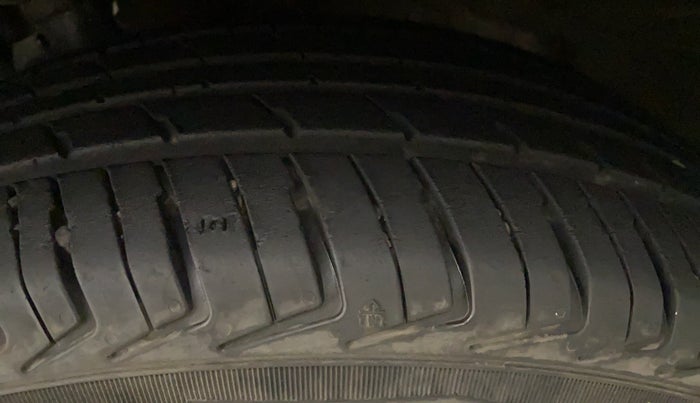 2020 Maruti New Wagon-R LXI CNG 1.0, CNG, Manual, 13,043 km, Left Front Tyre Tread