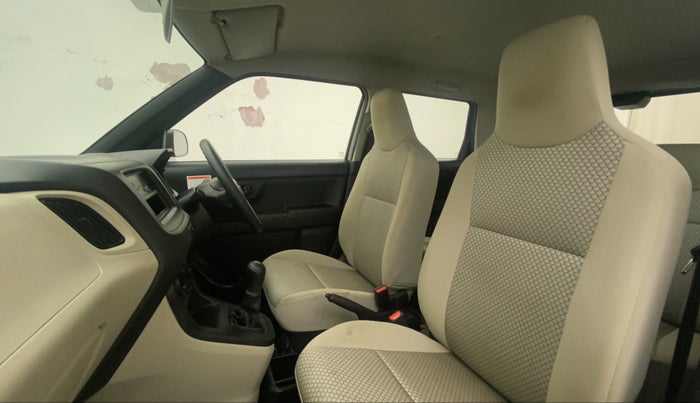 2020 Maruti New Wagon-R LXI CNG 1.0, CNG, Manual, 13,043 km, Right Side Front Door Cabin