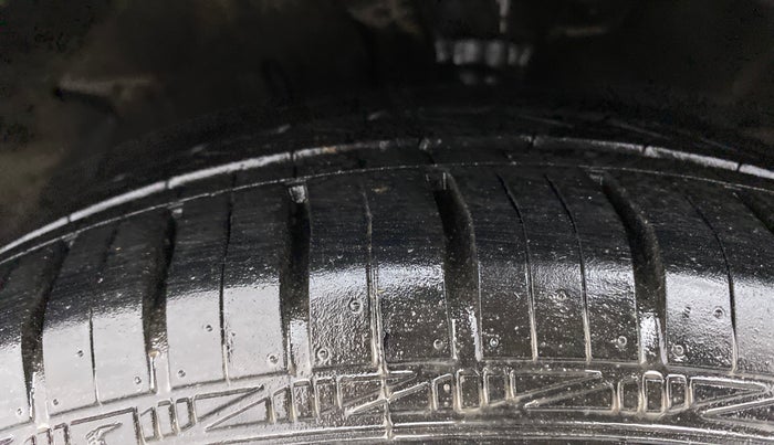 2013 Hyundai i20 ASTA 1.2, Petrol, Manual, 26,128 km, Left Front Tyre Tread