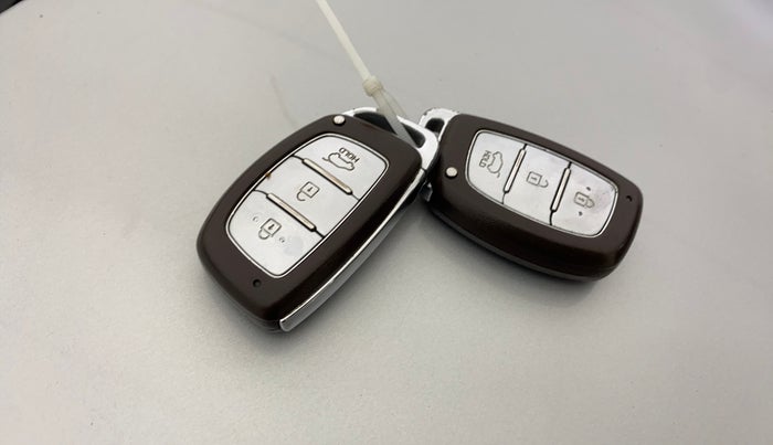 2017 Hyundai Creta SX PLUS AT 1.6 PETROL, Petrol, Automatic, 54,240 km, Key Close Up