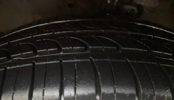 2016 Maruti Celerio ZXI (O), Petrol, Manual, 78,383 km, Left Front Tyre Tread