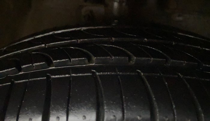2016 Maruti Celerio ZXI (O), Petrol, Manual, 78,383 km, Right Front Tyre Tread