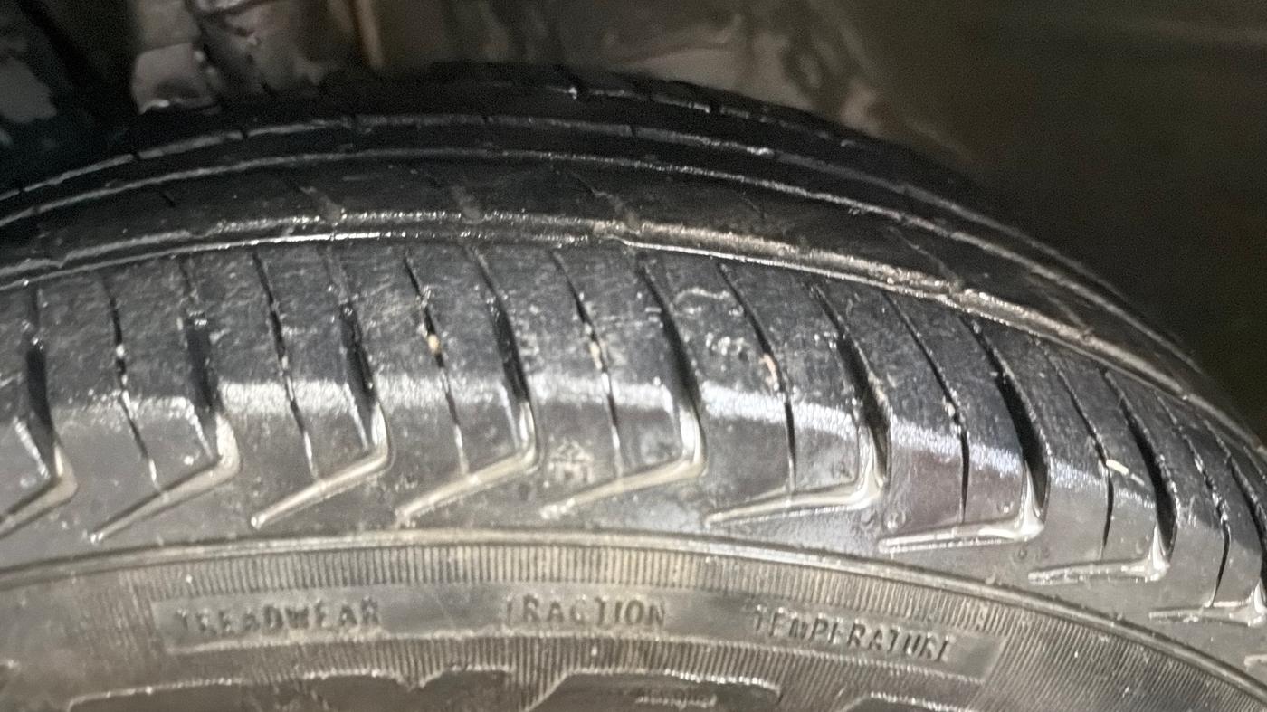 2021 Maruti New Wagon-R LXI CNG 1.0, CNG, Manual, 1,17,630 km, Left Front Tyre Tread