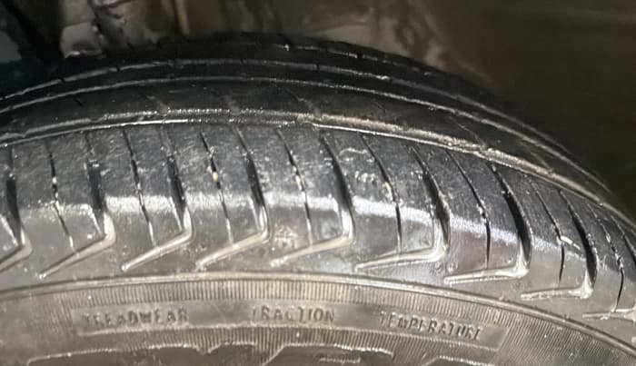 2021 Maruti New Wagon-R LXI CNG 1.0, CNG, Manual, 1,17,630 km, Left Front Tyre Tread