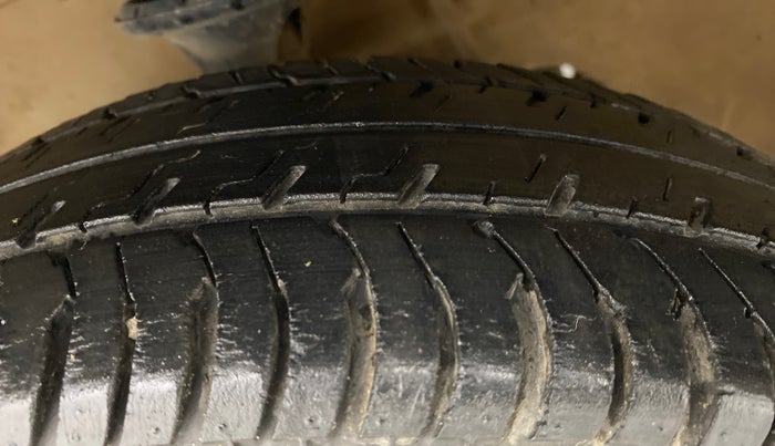 2017 Maruti Alto K10 VXI P, Petrol, Manual, 41,909 km, Left Front Tyre Tread