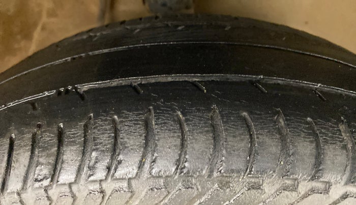 2017 Maruti Alto K10 VXI P, Petrol, Manual, 41,909 km, Right Front Tyre Tread