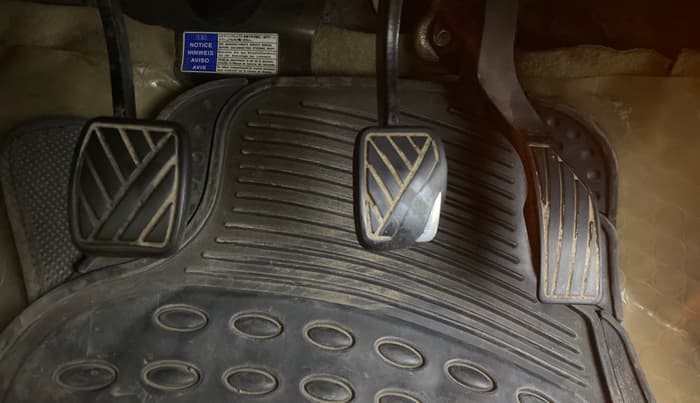 2015 Maruti Ciaz ZXI, Petrol, Manual, 1,02,616 km, Pedals