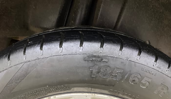 2015 Maruti Ciaz ZXI, Petrol, Manual, 1,02,616 km, Right Rear Tyre Tread