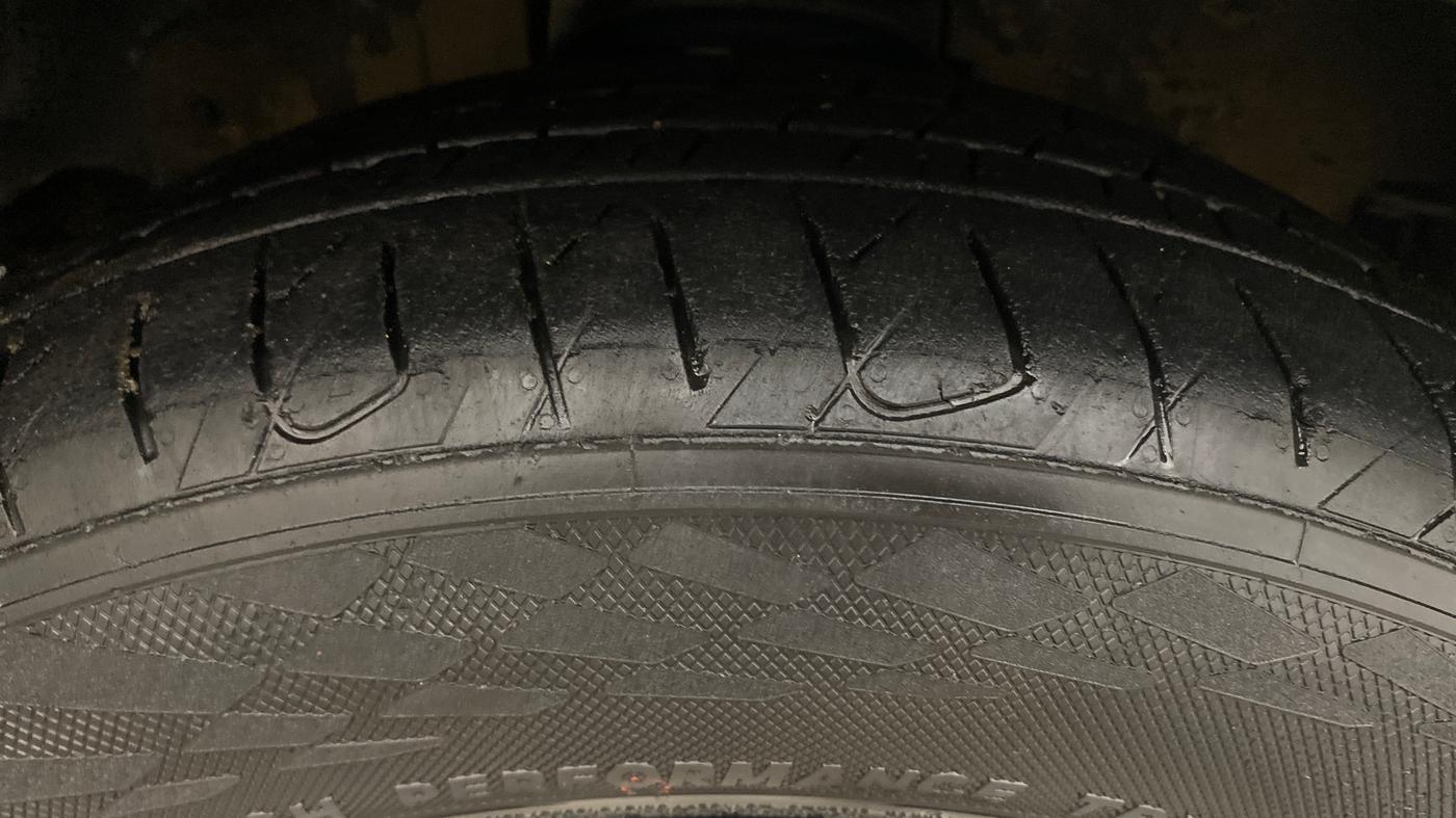 2024 Mahindra SCORPIO CLASSIC S11 7STR, Diesel, Manual, 32,413 km, Right Front Tyre Tread