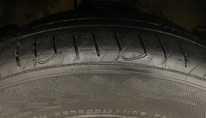 2024 Mahindra SCORPIO CLASSIC S11 7STR, Diesel, Manual, 32,413 km, Right Front Tyre Tread