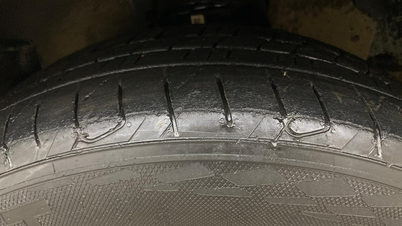 2024 Mahindra SCORPIO CLASSIC S11 7STR, Diesel, Manual, 32,413 km, Left Front Tyre Tread