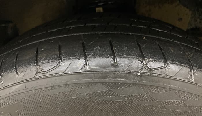 2024 Mahindra SCORPIO CLASSIC S11 7STR, Diesel, Manual, 32,413 km, Left Front Tyre Tread