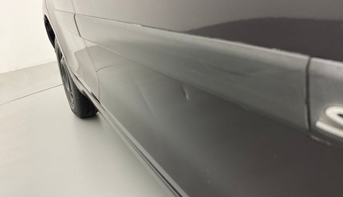 2016 Maruti Swift VXI, Petrol, Manual, 1,08,781 km, Driver-side door - Slightly dented