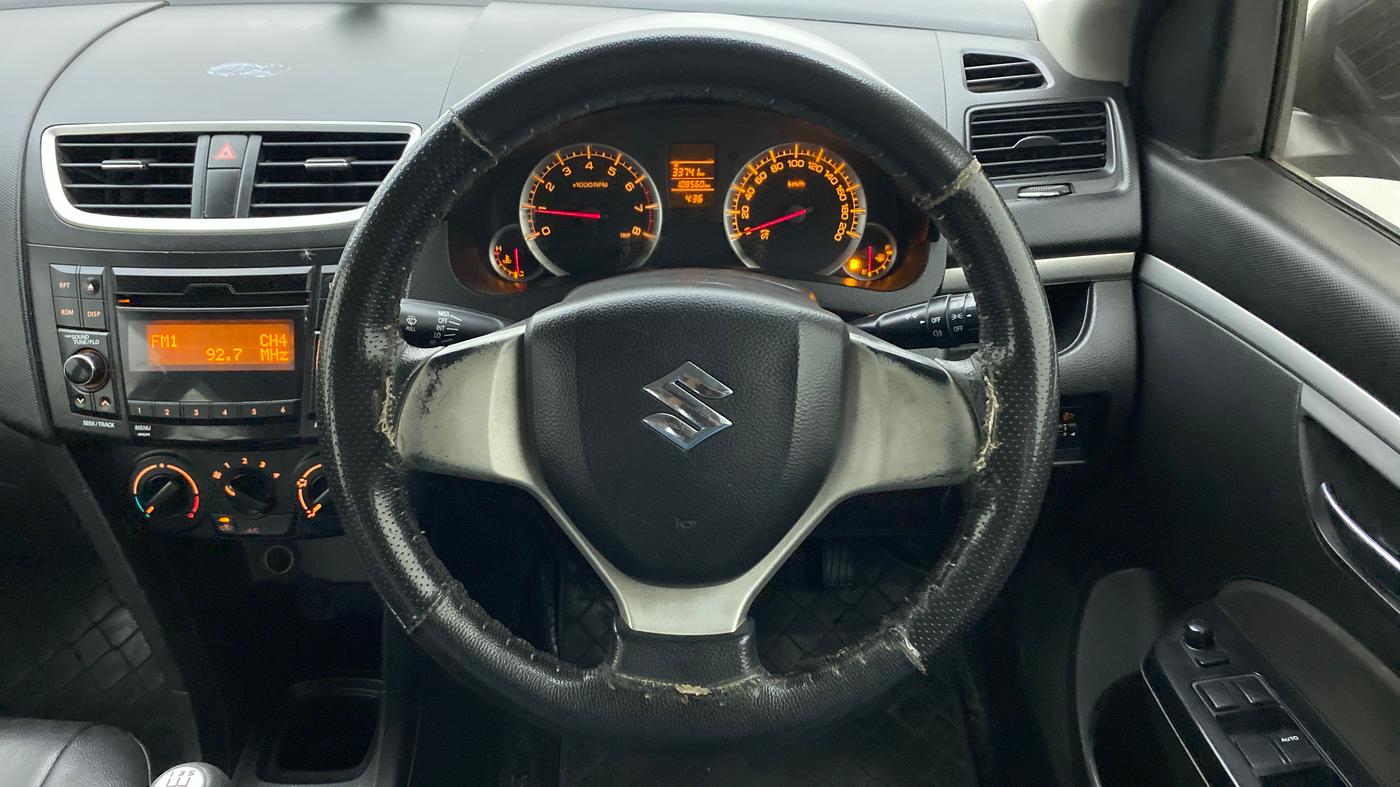 2016 Maruti Swift VXI, Petrol, Manual, 1,08,781 km, Steering Wheel Close Up