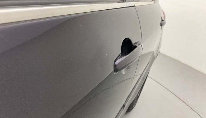 2016 Maruti Swift VXI, Petrol, Manual, 1,08,781 km, Front passenger door - Slightly dented