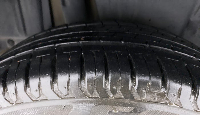 2019 Maruti XL6 ALPHA AT SHVS, Petrol, Automatic, 14,327 km, Right Rear Tyre Tread