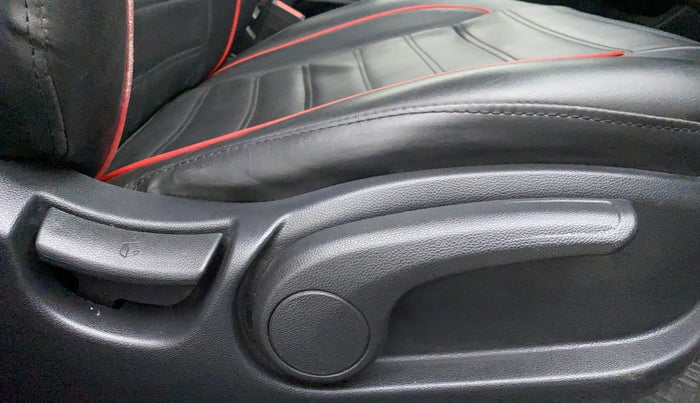 2018 Hyundai Elite i20 ASTA 1.2, CNG, Manual, 24,832 km, Driver Side Adjustment Panel