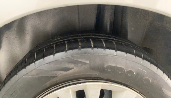 2016 Maruti Ciaz VXI, Petrol, Manual, 78,023 km, Left Rear Tyre Tread