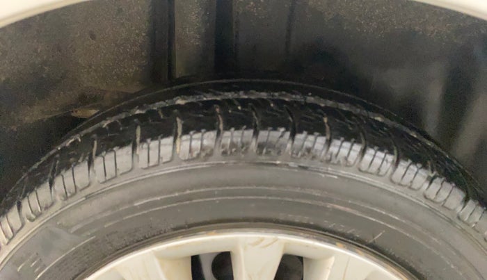 2016 Maruti Ciaz VXI, Petrol, Manual, 78,023 km, Right Rear Tyre Tread