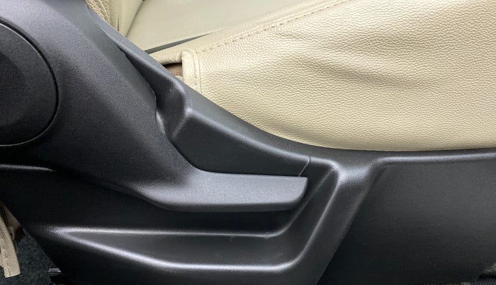 2020 Maruti New Wagon-R VXI 1.0, Petrol, Manual, 3,613 km, Driver Side Adjustment Panel