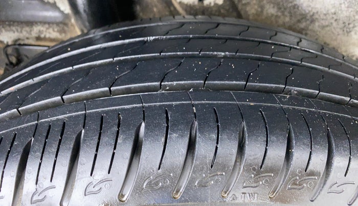 2021 Hyundai VENUE 1.0L Turbo GDI SX MT, Petrol, Manual, 30,147 km, Right Rear Tyre Tread