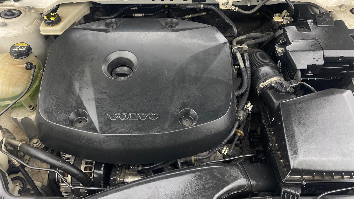 2020 Volvo XC 40 T4 R Design, Petrol, Automatic, 28,140 km, Engine View