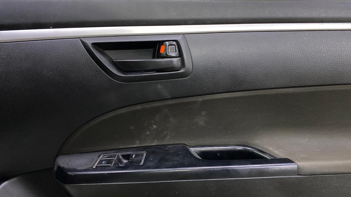 2016 Maruti Swift LXI (O), Petrol, Manual, 46,720 km, Driver Side Door Panels Control