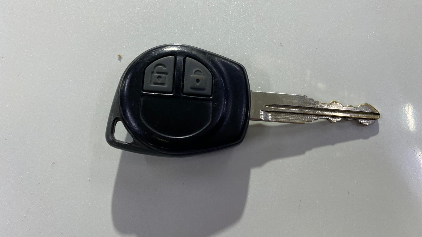 2016 Maruti Swift LXI (O), Petrol, Manual, 46,720 km, Key Close Up