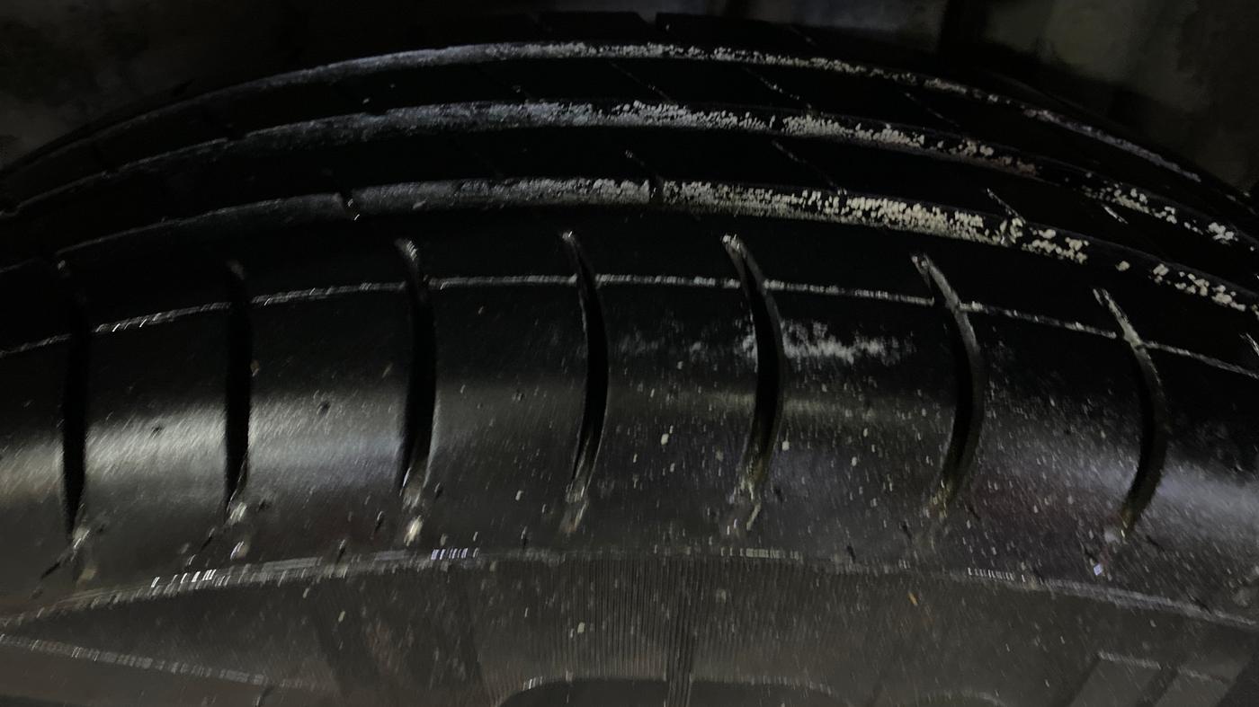 2016 Maruti Swift LXI (O), Petrol, Manual, 46,720 km, Left Rear Tyre Tread
