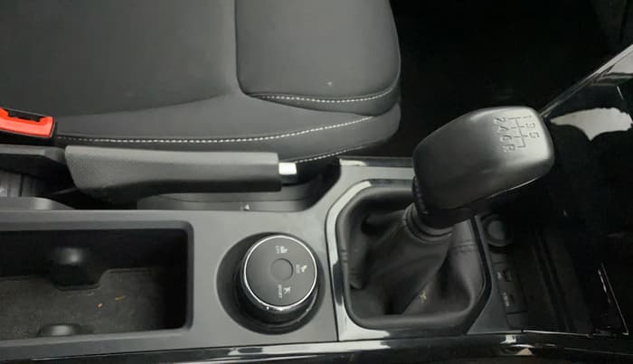 2024 Tata NEXON CREATIVE 1.2 PETROL, Petrol, Manual, 5,811 km, Gear Lever