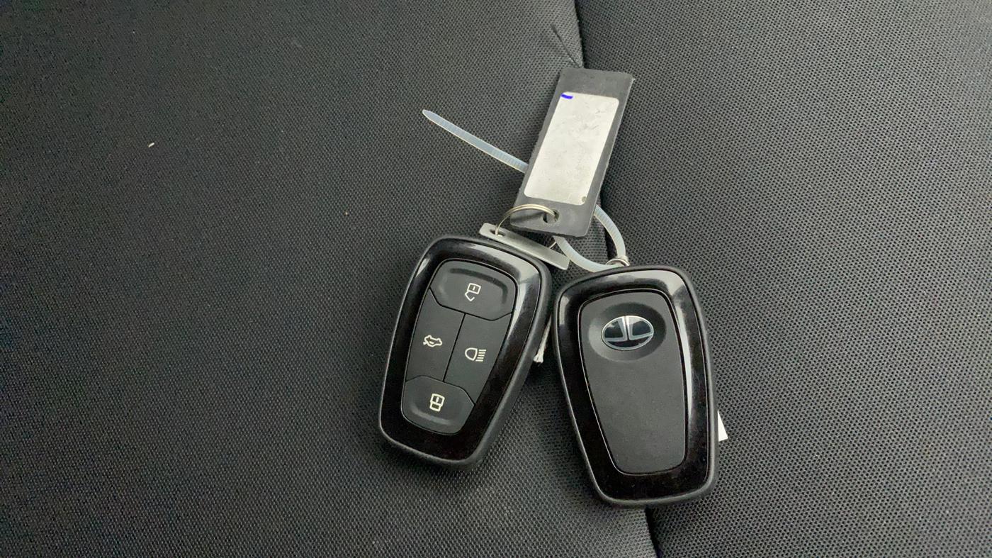2024 Tata NEXON CREATIVE 1.2 PETROL, Petrol, Manual, 5,811 km, Key Close Up