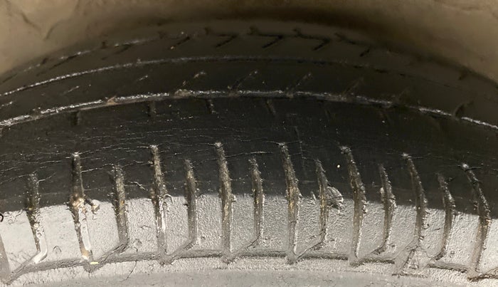 2009 Hyundai i10 MAGNA 1.2, Petrol, Manual, 50,199 km, Right Rear Tyre Tread