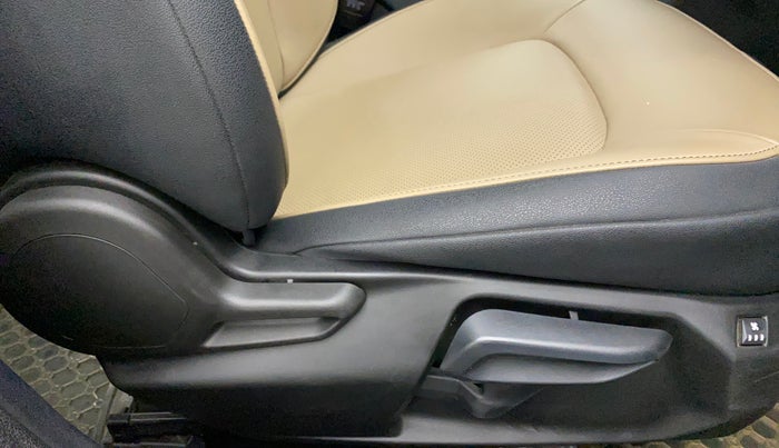 2022 Tata NEXON XZA PLUS KAZIRANGA PETROL, Petrol, Automatic, 33,516 km, Driver Side Adjustment Panel