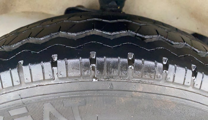 2020 Maruti Eeco 5 STR WITH AC PLUSHTR, Petrol, Manual, 3,624 km, Left Front Tyre Tread