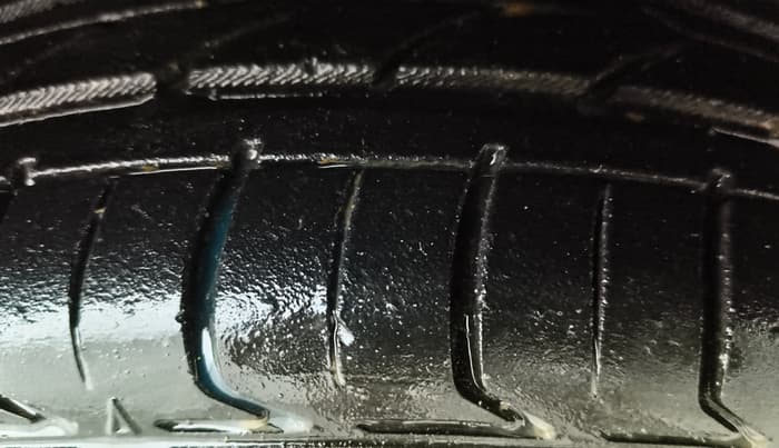 2017 Maruti Baleno ZETA CVT PETROL 1.2, Petrol, Automatic, 61,895 km, Right Front Tyre Tread