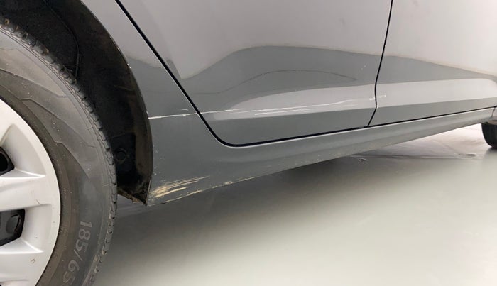 2019 Hyundai Verna 1.4 EX PETROL, Petrol, Manual, 33,547 km, Right running board - Slightly dented