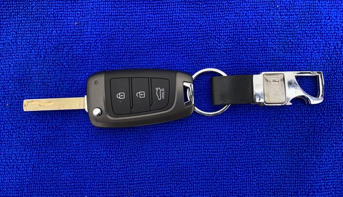 2019 Hyundai Verna 1.4 EX PETROL, Petrol, Manual, 33,547 km, Key Close Up