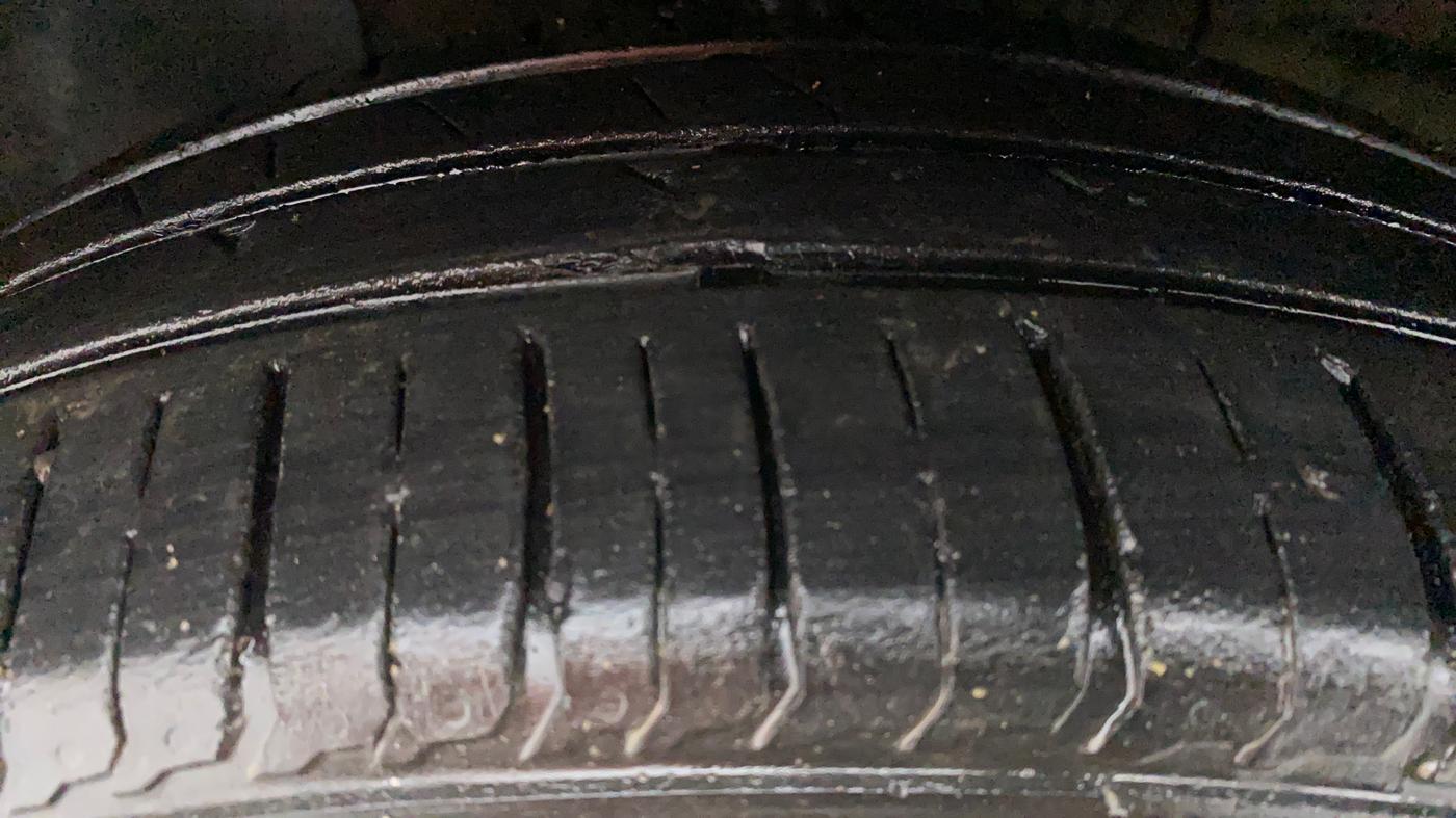 2019 Hyundai Verna 1.4 EX PETROL, Petrol, Manual, 33,547 km, Left Front Tyre Tread