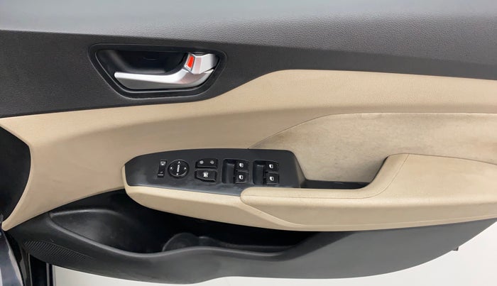2019 Hyundai Verna 1.4 EX PETROL, Petrol, Manual, 33,547 km, Driver Side Door Panels Control