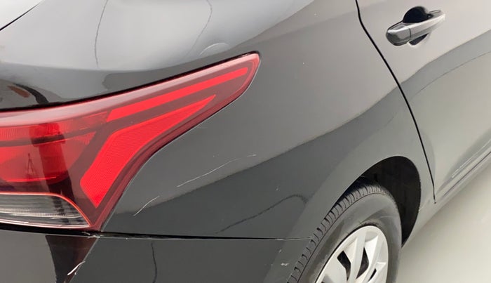 2019 Hyundai Verna 1.4 EX PETROL, Petrol, Manual, 33,547 km, Right quarter panel - Minor scratches
