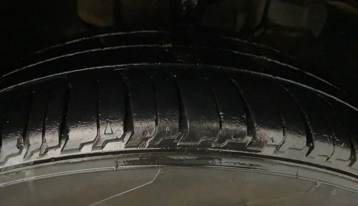 2019 Tata Tiago XZ PLUS PETROL, Petrol, Manual, 67,045 km, Right Front Tyre Tread