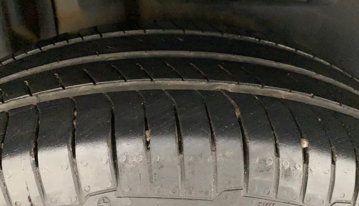 2017 Maruti Dzire VXI, Petrol, Manual, 50,144 km, Right Rear Tyre Tread